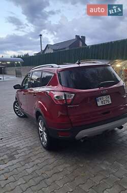 Внедорожник / Кроссовер Ford Escape 2018 в 