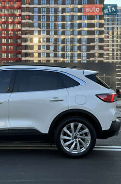 Внедорожник / Кроссовер Ford Escape 2021 в 