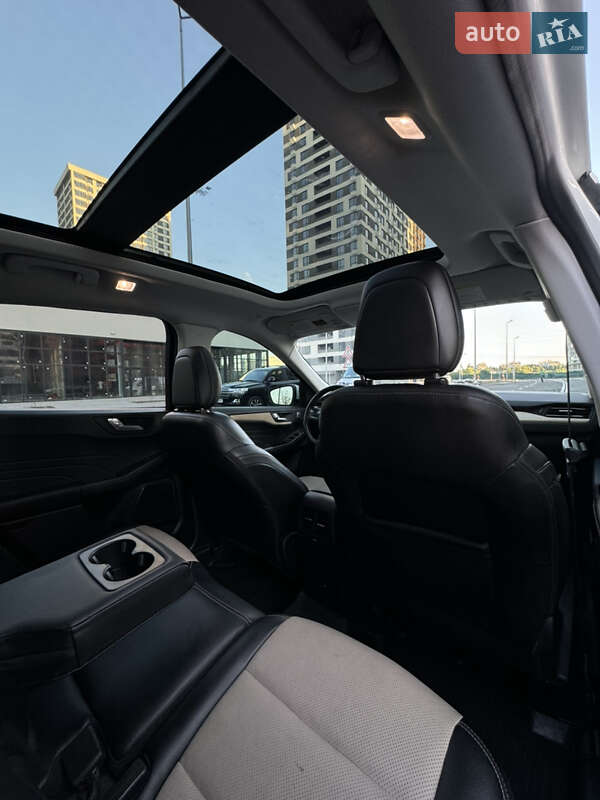 Внедорожник / Кроссовер Ford Escape 2021 в Киеве