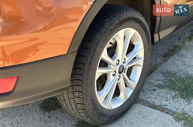 Внедорожник / Кроссовер Ford Escape 2016 в 