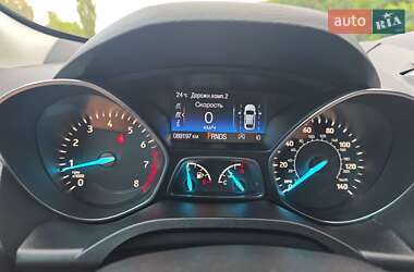 Внедорожник / Кроссовер Ford Escape 2018 в 