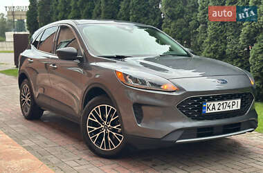 Внедорожник / Кроссовер Ford Escape 2022 в 