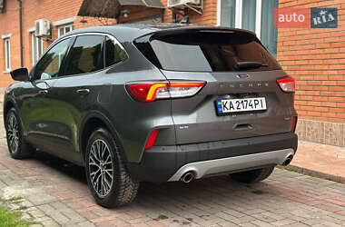 Внедорожник / Кроссовер Ford Escape 2022 в 