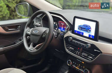 Внедорожник / Кроссовер Ford Escape 2022 в 