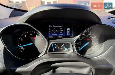 Внедорожник / Кроссовер Ford Escape 2018 в 