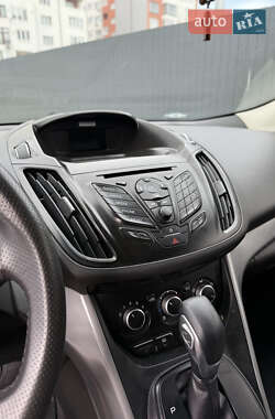 Внедорожник / Кроссовер Ford Escape 2015 в 