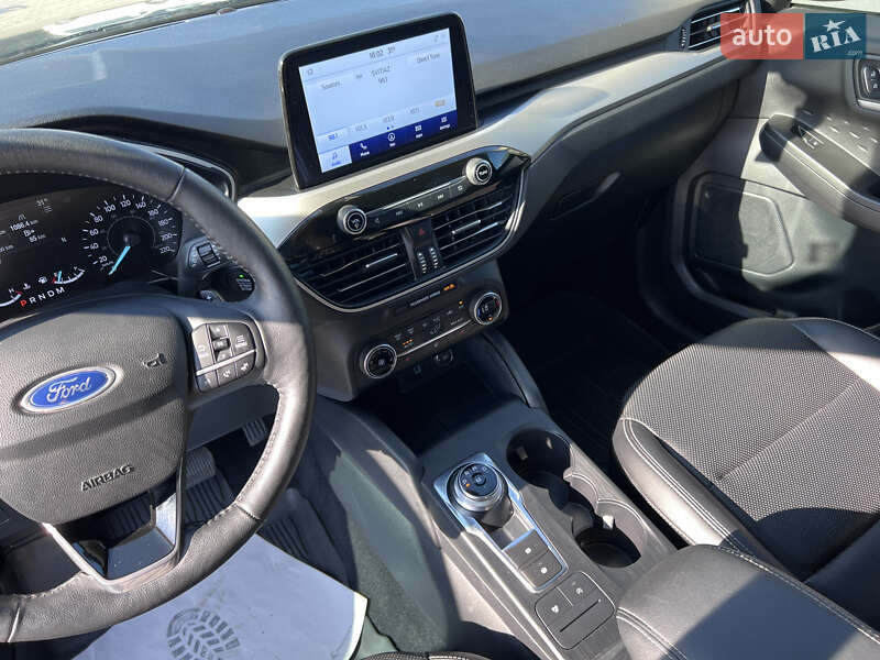 Внедорожник / Кроссовер Ford Escape 2020 в Нововолынске