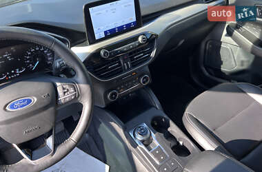 Внедорожник / Кроссовер Ford Escape 2020 в 