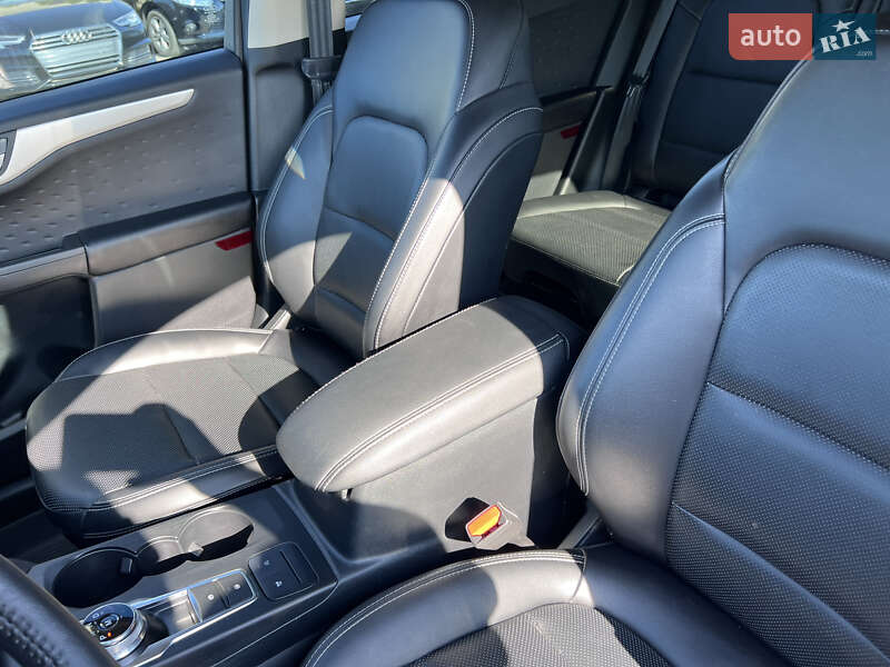 Внедорожник / Кроссовер Ford Escape 2020 в Нововолынске