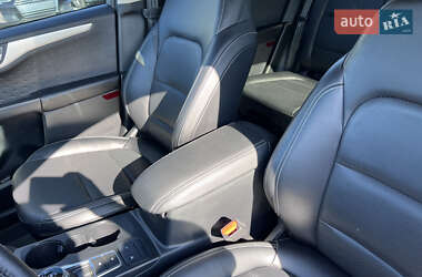 Внедорожник / Кроссовер Ford Escape 2020 в 