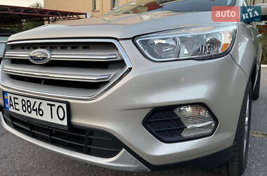 Внедорожник / Кроссовер Ford Escape 2017 в 