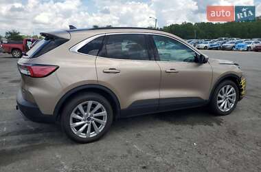 Внедорожник / Кроссовер Ford Escape 2021 в 