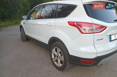 Внедорожник / Кроссовер Ford Escape 2015 в 