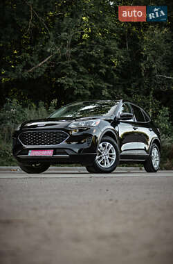 Внедорожник / Кроссовер Ford Escape 2020 в Бурштыне