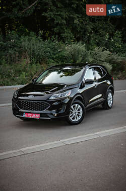 Внедорожник / Кроссовер Ford Escape 2020 в 