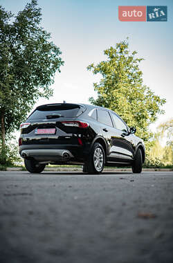 Внедорожник / Кроссовер Ford Escape 2020 в 