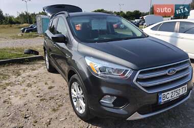 Внедорожник / Кроссовер Ford Escape 2016 в 