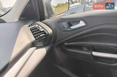Внедорожник / Кроссовер Ford Escape 2016 в 