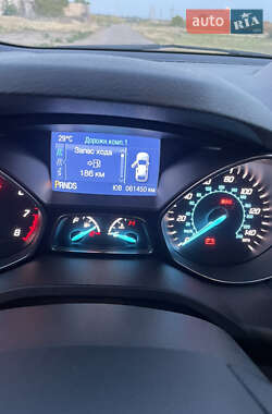 Внедорожник / Кроссовер Ford Escape 2015 в 