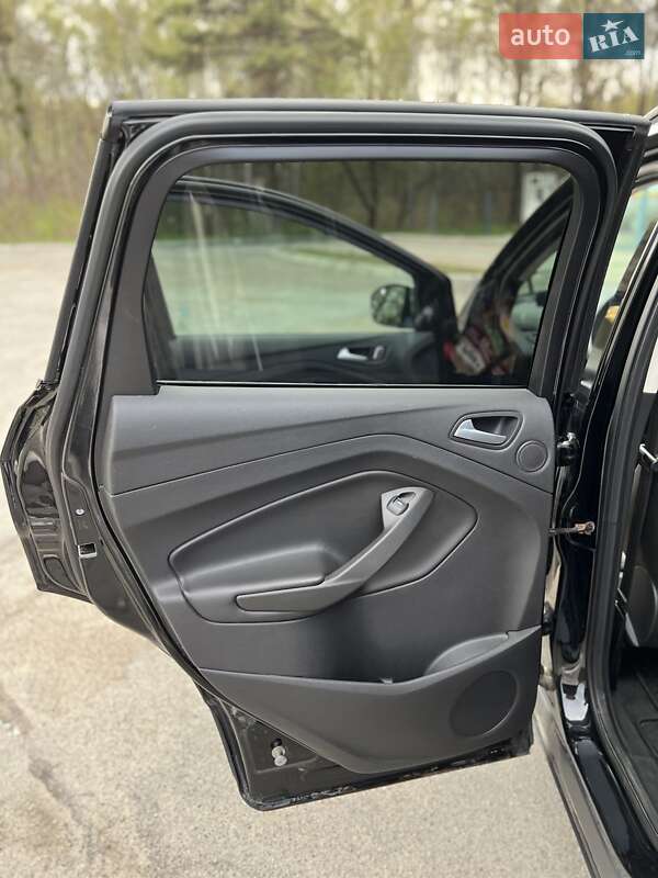 Внедорожник / Кроссовер Ford Escape 2015 в Славуте