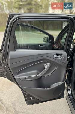 Внедорожник / Кроссовер Ford Escape 2015 в 