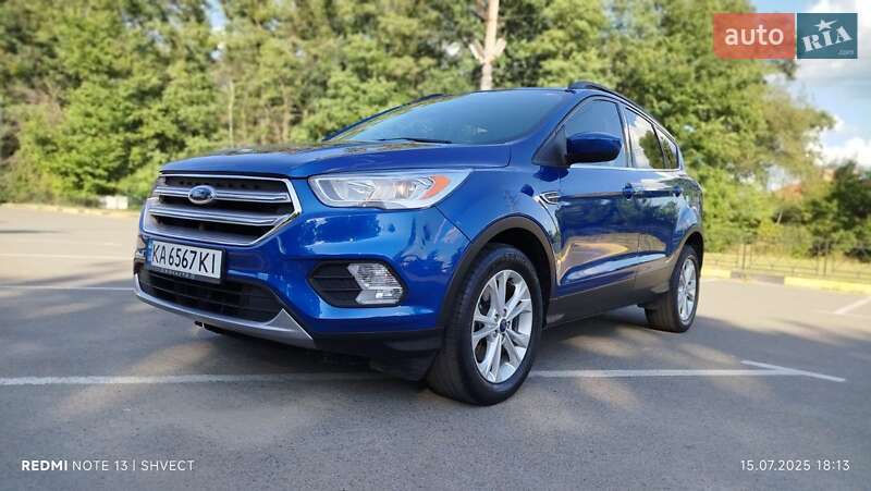 Внедорожник / Кроссовер Ford Escape 2018 в 