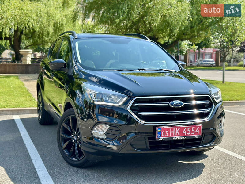 Внедорожник / Кроссовер Ford Escape 2017 в Киеве