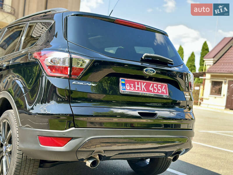 Внедорожник / Кроссовер Ford Escape 2017 в Киеве