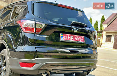 Внедорожник / Кроссовер Ford Escape 2017 в 