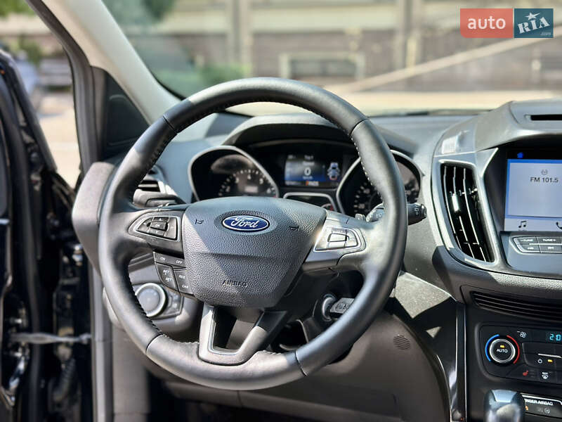 Внедорожник / Кроссовер Ford Escape 2017 в Киеве