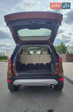Внедорожник / Кроссовер Ford Escape 2017 в Чернигове