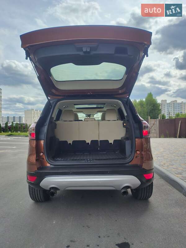 Внедорожник / Кроссовер Ford Escape 2017 в Чернигове