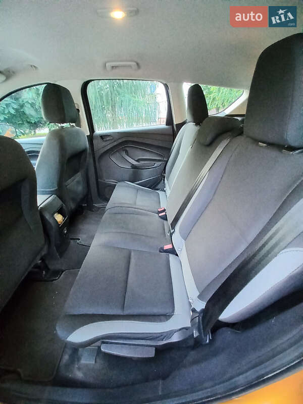 Внедорожник / Кроссовер Ford Escape 2016 в Виннице