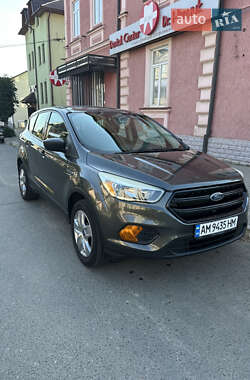 Позашляховик / Кросовер Ford Escape 2016 в Чернівцях