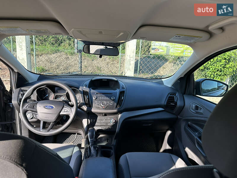 Внедорожник / Кроссовер Ford Escape 2016 в Черновцах