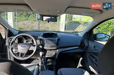 Позашляховик / Кросовер Ford Escape 2016 в 