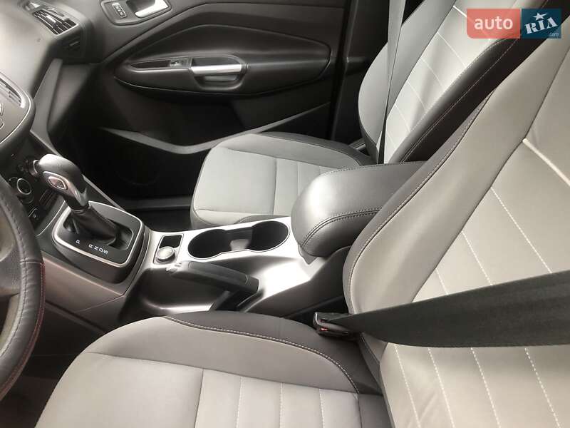 Внедорожник / Кроссовер Ford Escape 2013 в Монастыриске