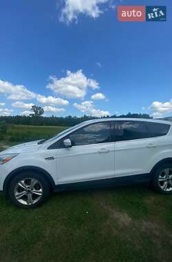 Внедорожник / Кроссовер Ford Escape 2015 в 