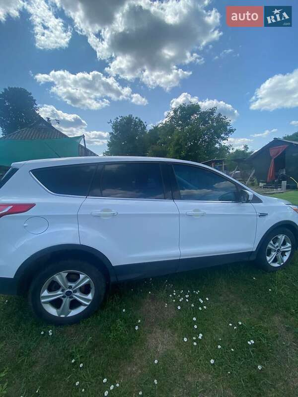 Внедорожник / Кроссовер Ford Escape 2015 в Полтаве