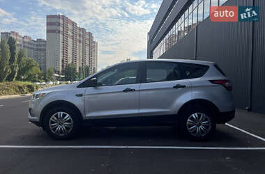 Внедорожник / Кроссовер Ford Escape 2018 в 