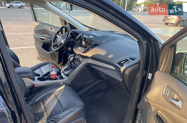 Внедорожник / Кроссовер Ford Escape 2014 в 