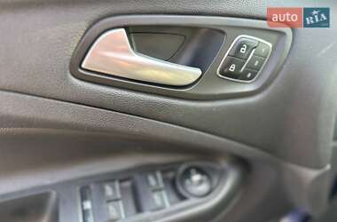 Внедорожник / Кроссовер Ford Escape 2013 в 