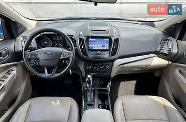 Внедорожник / Кроссовер Ford Escape 2018 в 