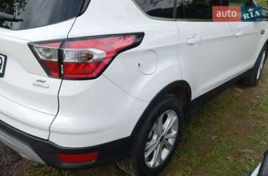 Внедорожник / Кроссовер Ford Escape 2017 в 