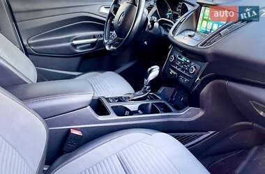 Внедорожник / Кроссовер Ford Escape 2019 в 