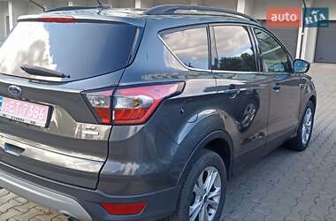 Внедорожник / Кроссовер Ford Escape 2018 в 