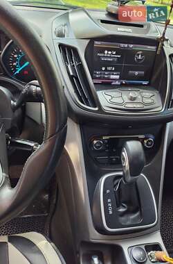 Внедорожник / Кроссовер Ford Escape 2013 в 