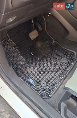 Внедорожник / Кроссовер Ford Escape 2013 в 