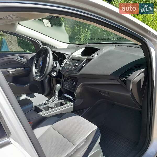 Внедорожник / Кроссовер Ford Escape 2016 в Киеве