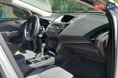 Внедорожник / Кроссовер Ford Escape 2016 в 
